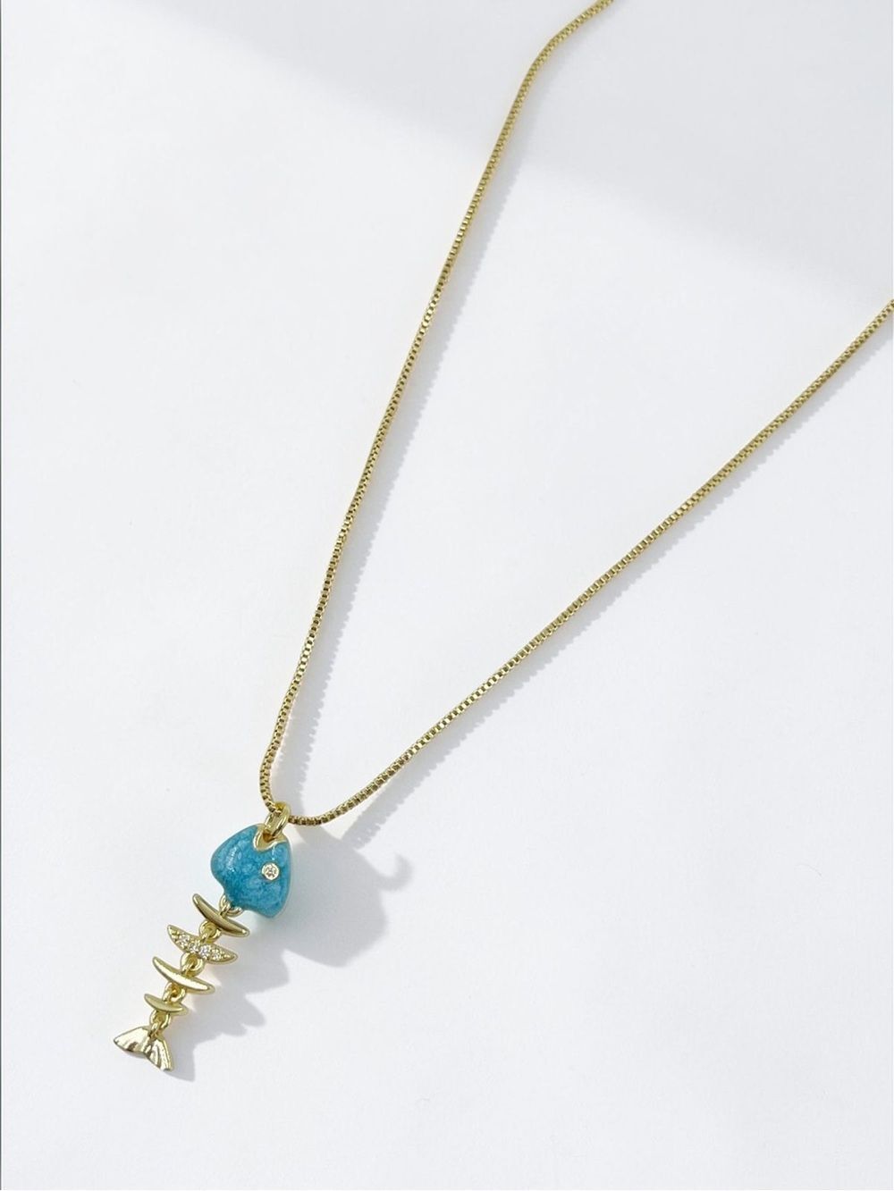 Fishbone Pendant Necklace Q1077